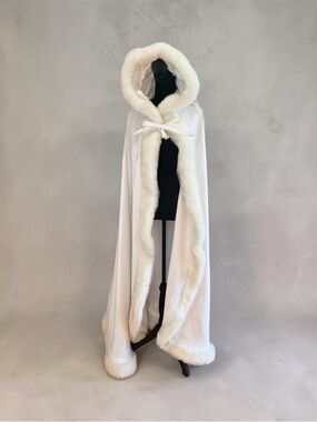 Women's White Hooded Faux-Fur Trim Cape with Ribbon Tie